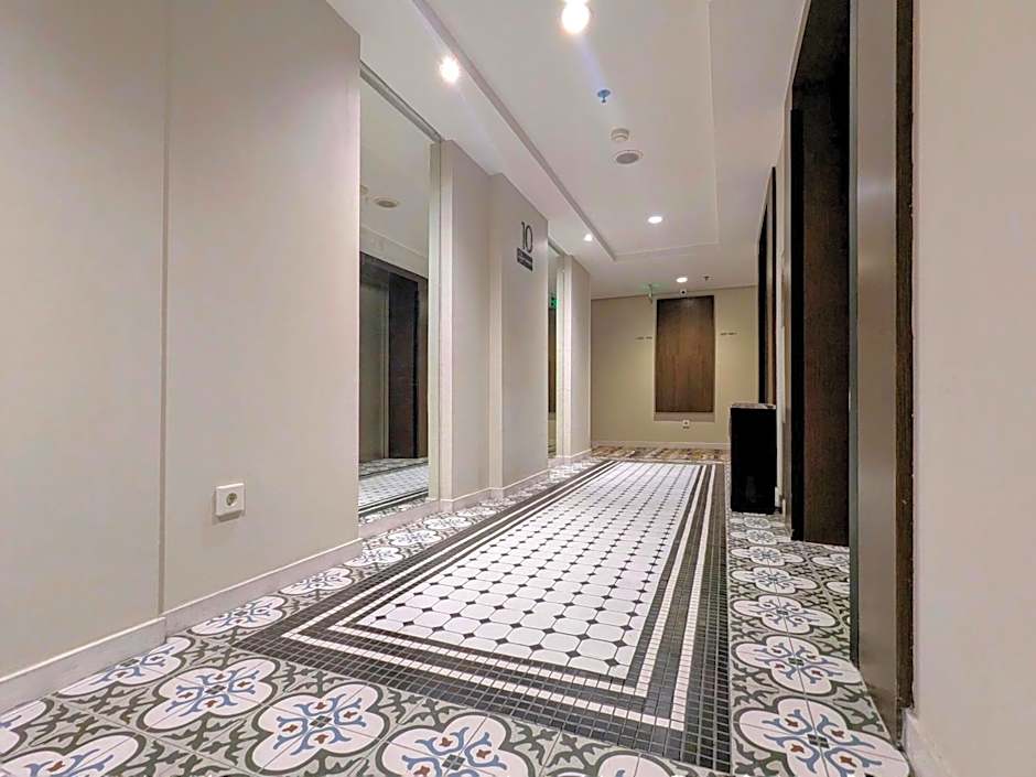 Grand Zuri Jababeka Hotel