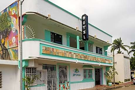 Hotel America