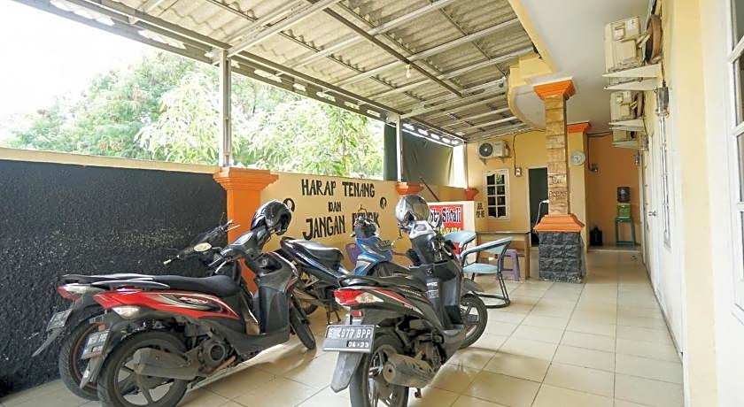 Mahkota Sivali near Soekarno Hatta Airport Mitra RedDoorz