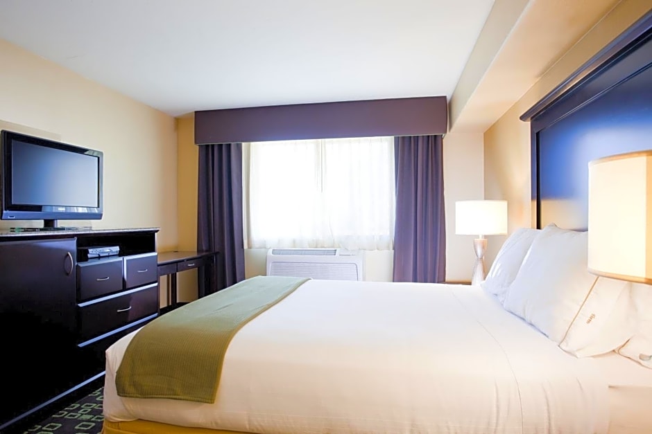 Holiday Inn Express Hotel & Suites Woodland Hills By IHG