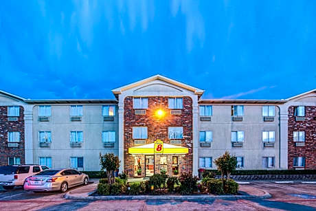 Super 8 by Wyndham McKinney/Plano Area