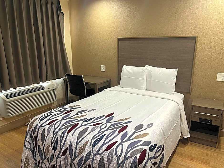 Red Roof Inn Haltom City