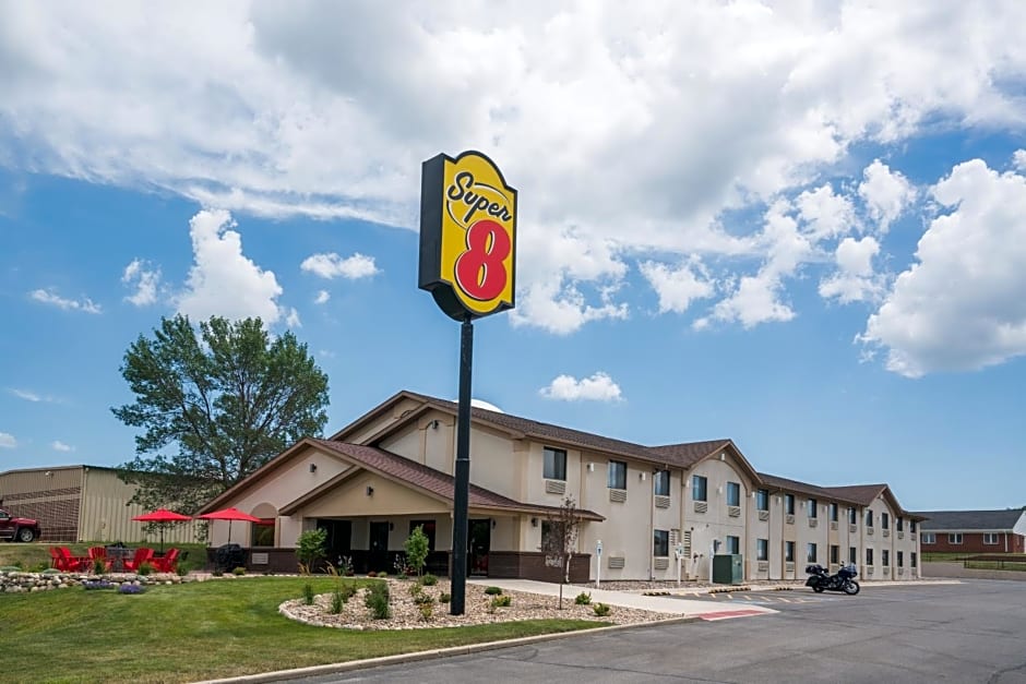 Super 8 by Wyndham Spirit Lake/Okoboji