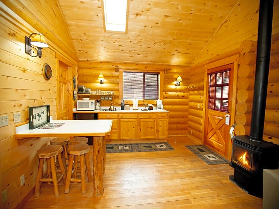 Beartooth Hideaway Inn & Cabins