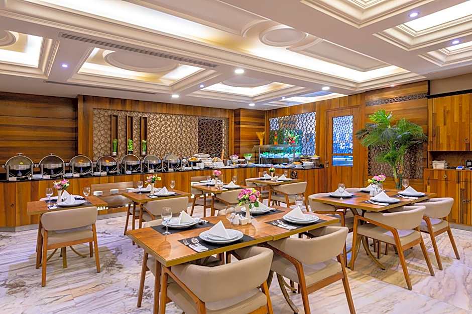 Crown Rose Al Sahafa Hotel