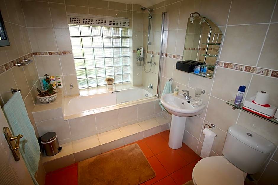 Acra-Retreat Mountain View Lodge