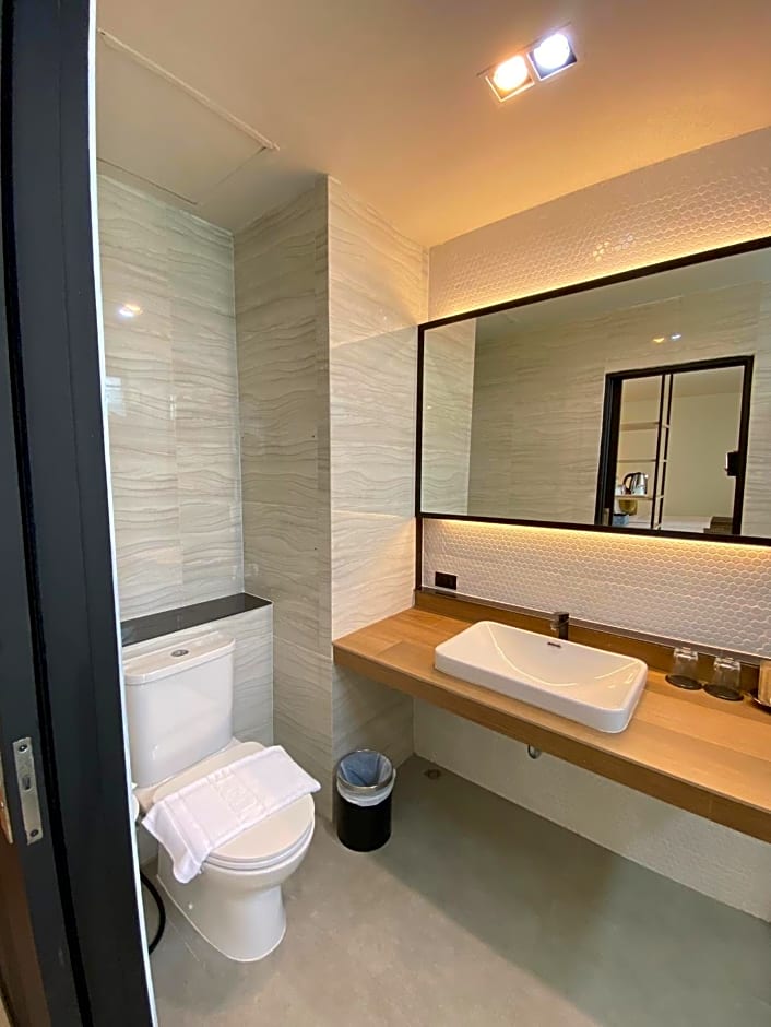 The Gold Living Life