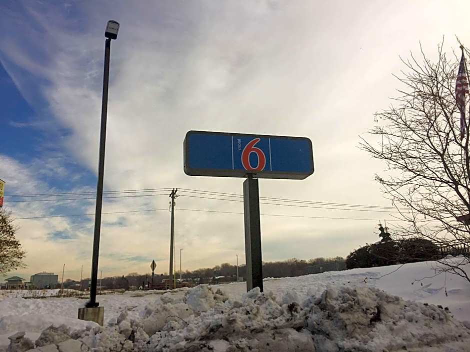 Motel 6-Burnsville, MN