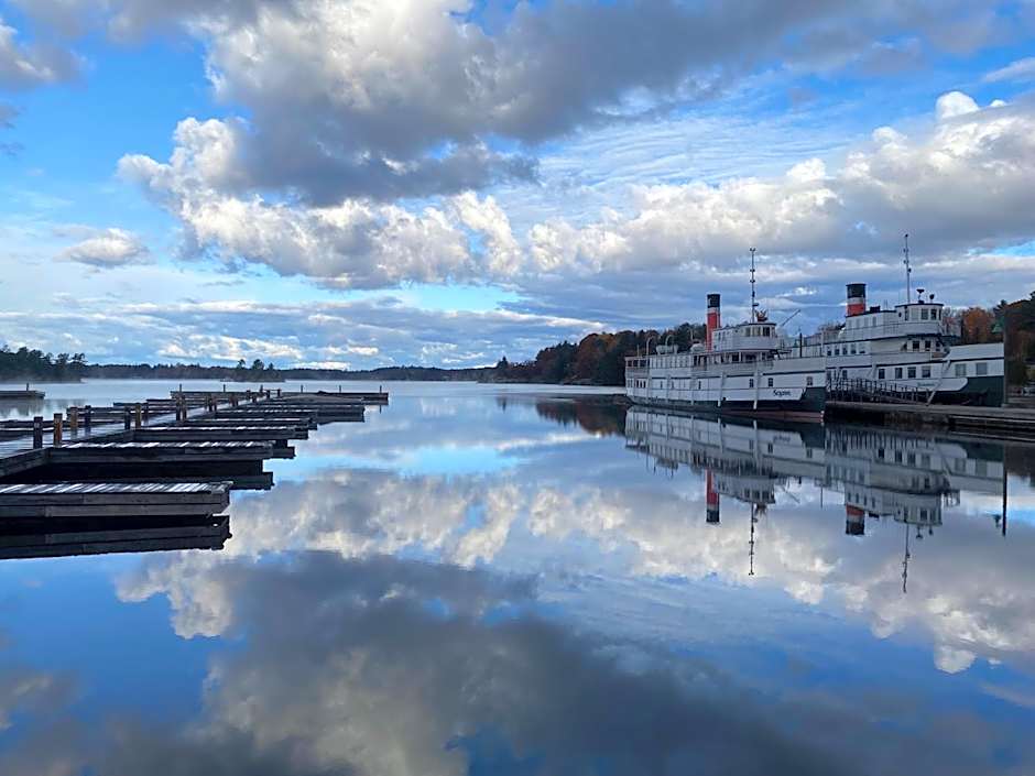 Blue Spruce Bed and Breakfast Muskoka