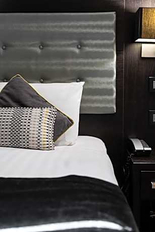 Single Room with Private Bathroom