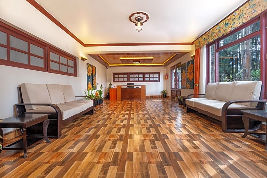 Summit Sherpa Mountain Hotel