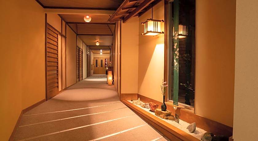 Ogute Lakeside Ryokan Shirasagiso