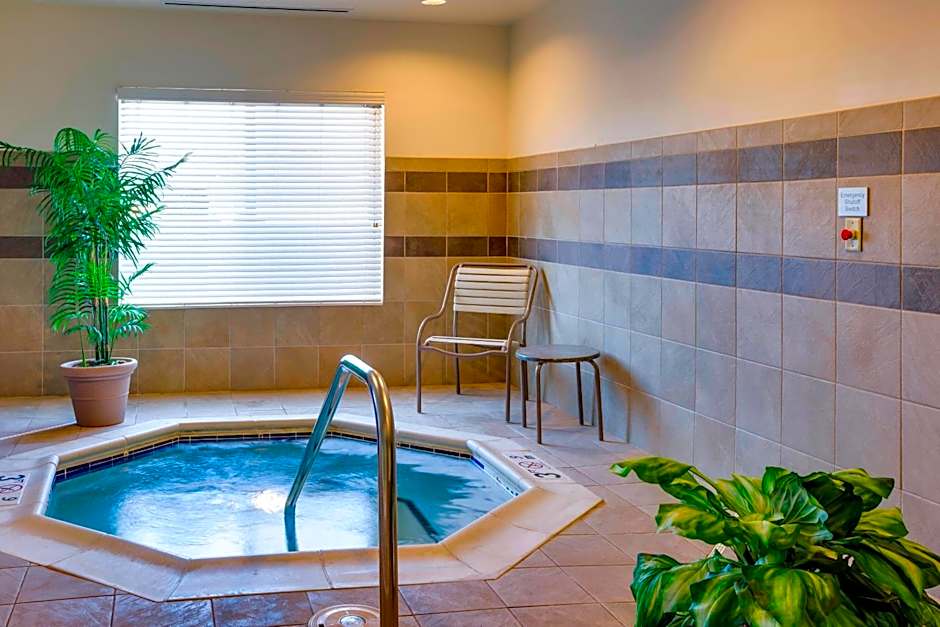 Fairfield Inn & Suites by Marriott South Hill I-85
