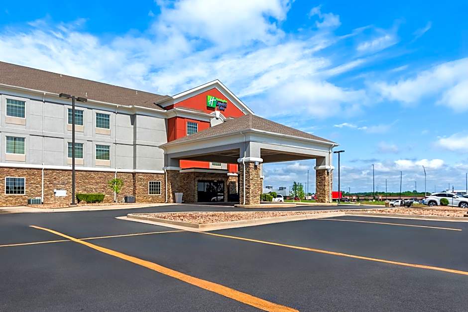 Holiday Inn Express Hotel and Suites Ada By IHG