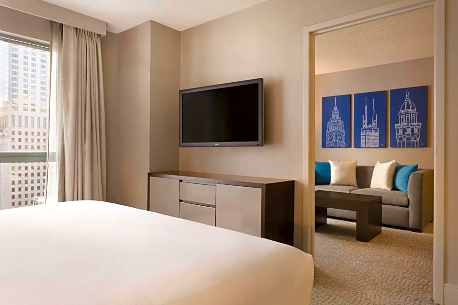 Hilton Chicago/Magnificent Mile Suites