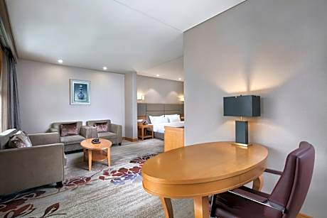 Deluxe King Room - Non-Smoking