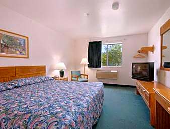 Queen Room - Non-Smoking