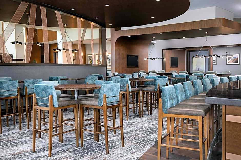 Embassy Suites By Hilton Springfield