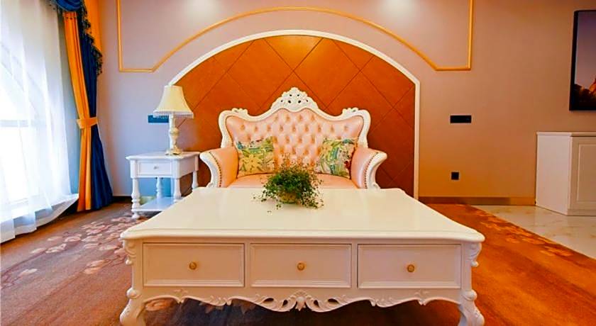 VX Wuxi Jiangyin High-tech Zone Panlongshan Park Hotel