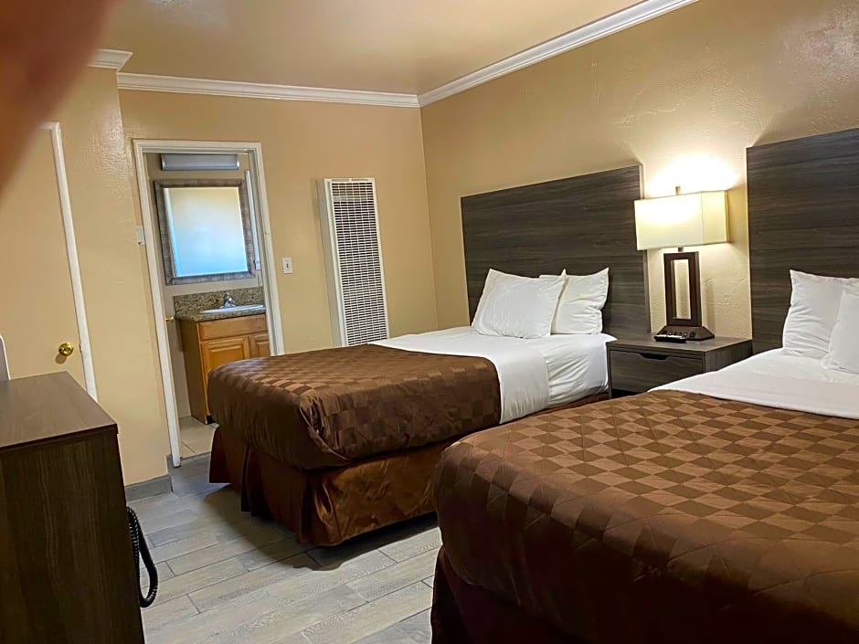 Holland Inn & Suites