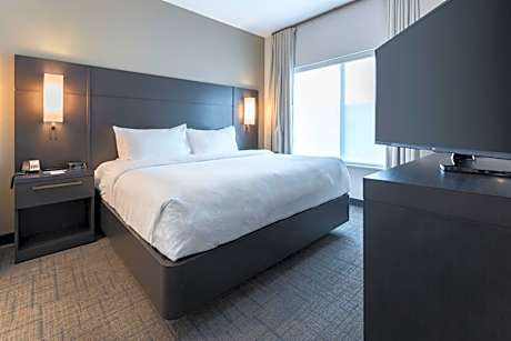 King Studio with Sofa Bed - Hearing Accessible