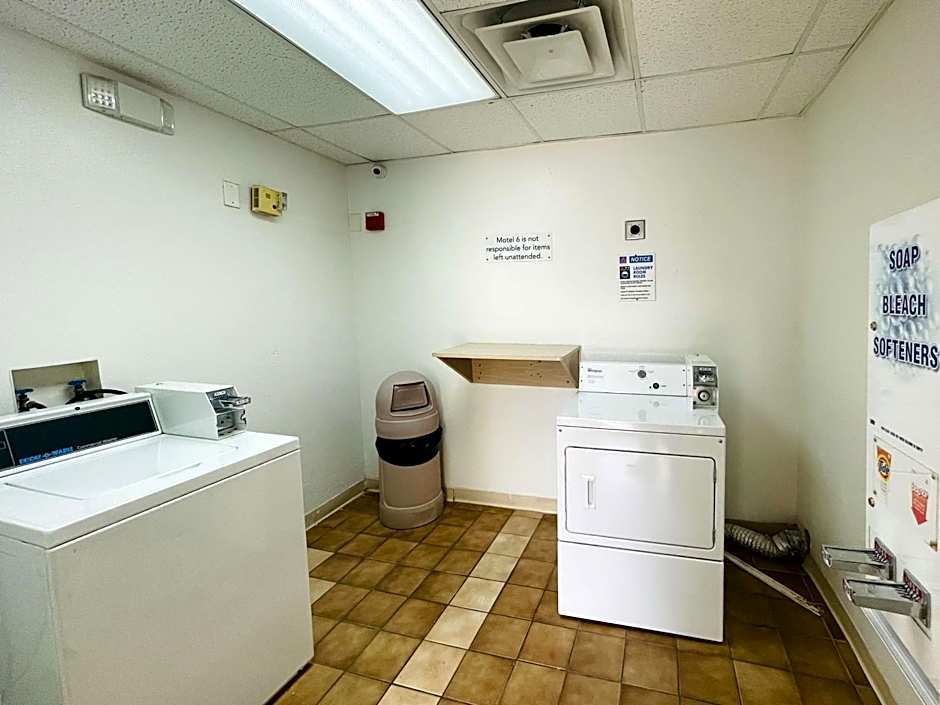 Motel 6-Duncanville, TX - Dallas