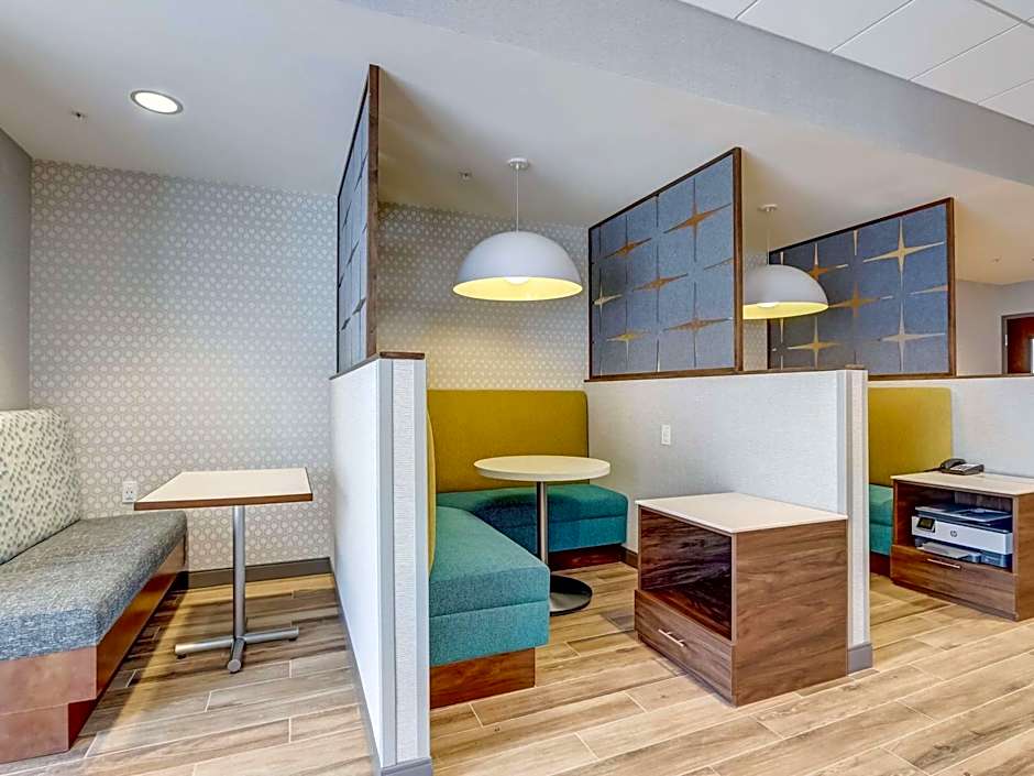 Hampton Inn & Suites Cincinnati Midtown Rookwood