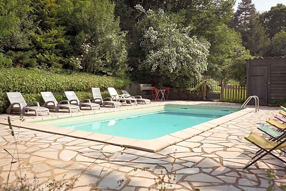 Les Grangeonnes, gîtes nature, piscine, bain nordique, sauna pour accueil familiale ou de groupe