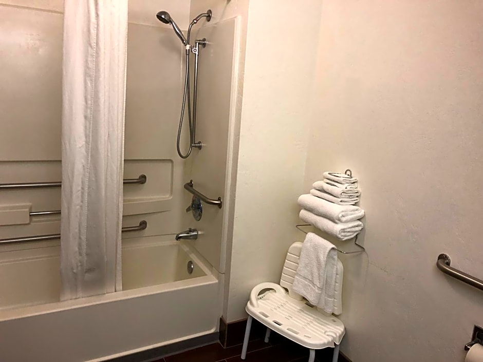 Super 8 by Wyndham Lacey Olympia Area