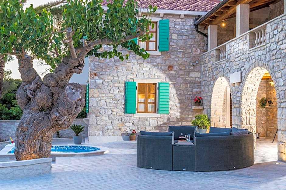 MY DALMATIA - Authentic villa Dumina with private heated pool