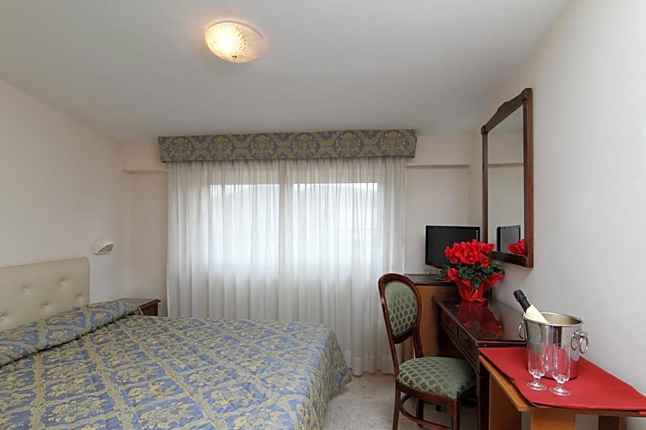Mondial Park Hotel