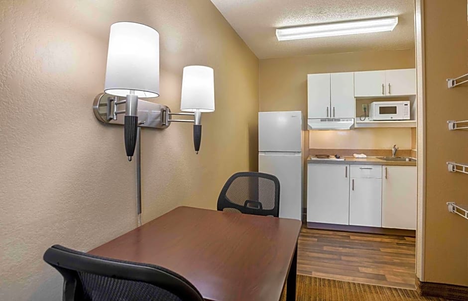Extended Stay America Select Suites - Raleigh - RDU Airport