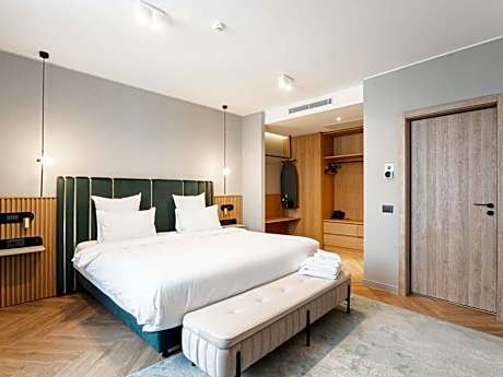 Executive King Suite with Sofa