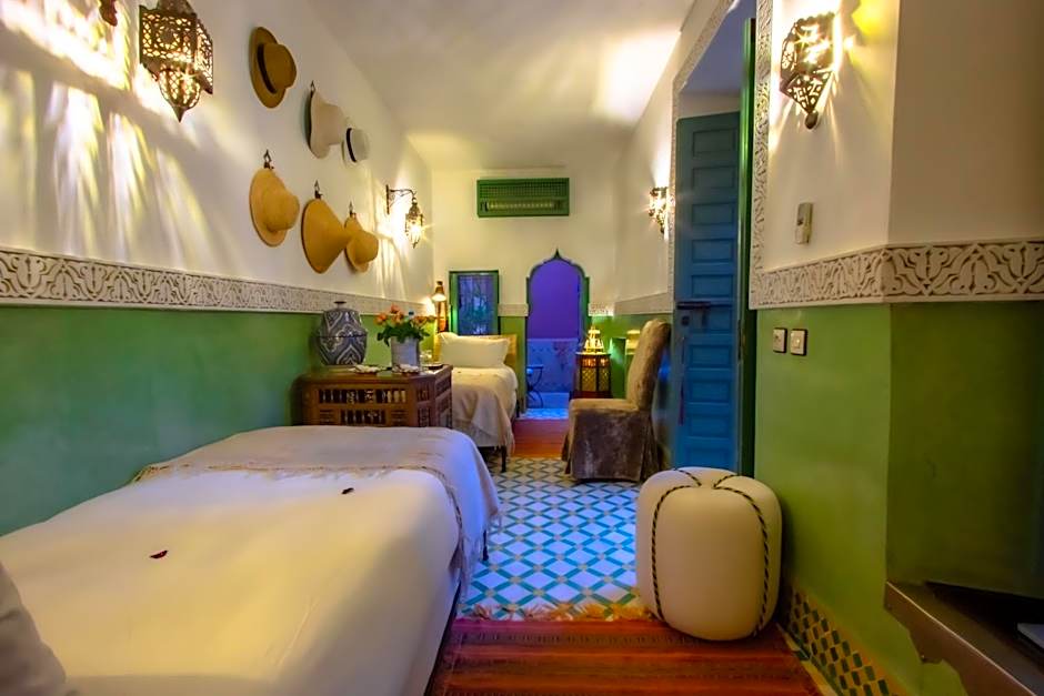 Riad Kaiss By Anika