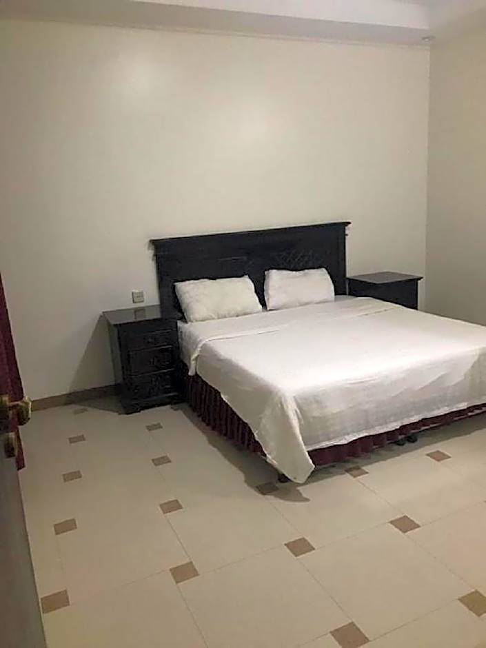 Mayyun Al Mosafer Almodalal – Riyadh, NY