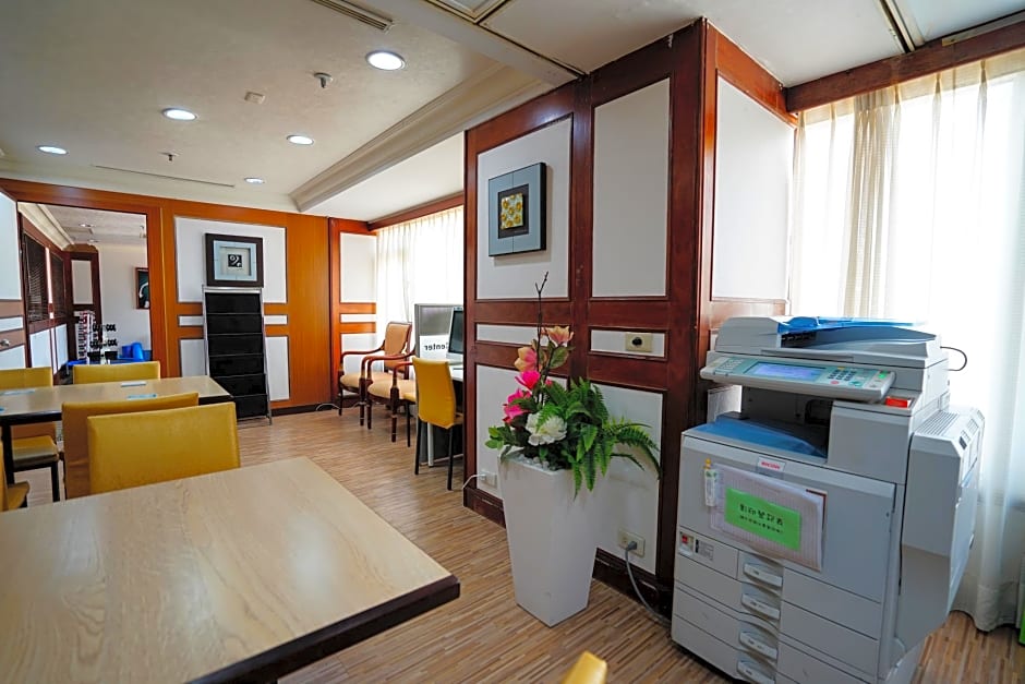 Cambridge Tainan Hotel