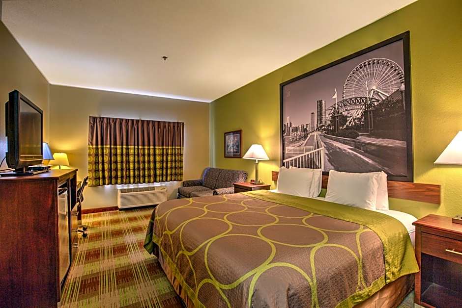 Super 8 by Wyndham Waterloo