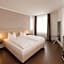 Manhattan Hotel