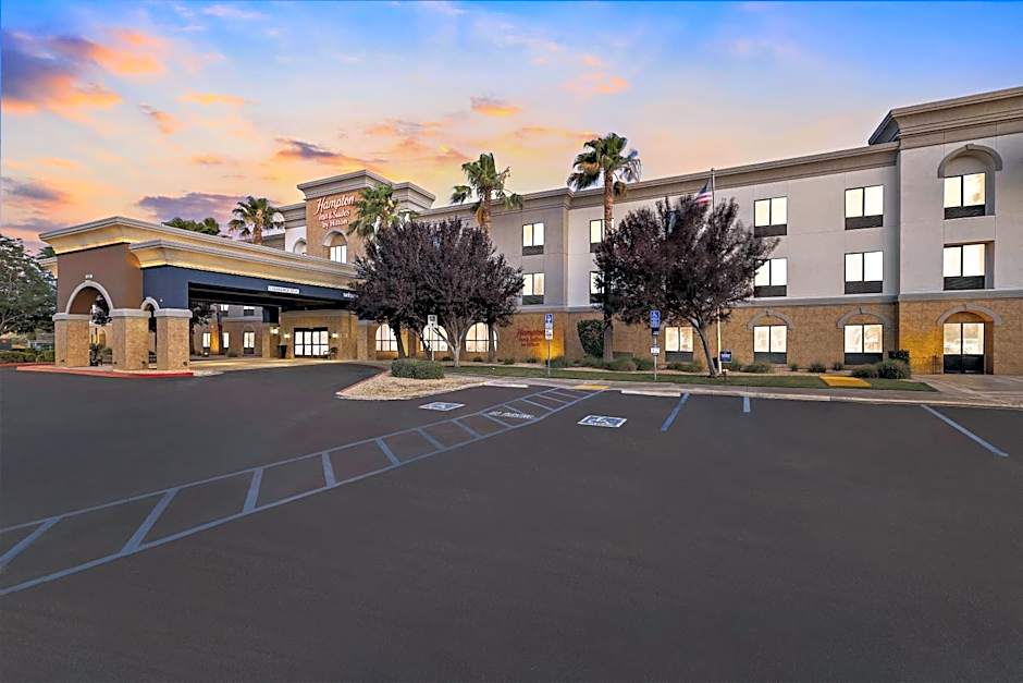 Hampton Inn & Suites Lancaster