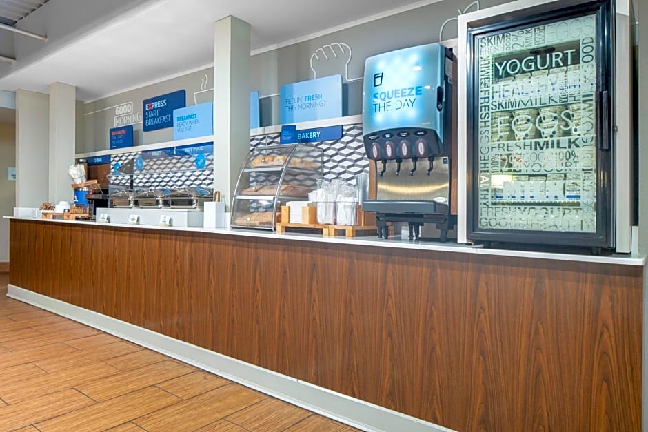 Holiday Inn Express North Myrtle Beach - Little River, an IHG Hotel