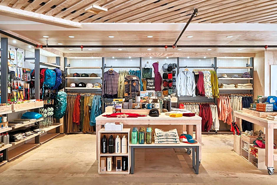 Slackline Moab, Outset Collection by Hilton