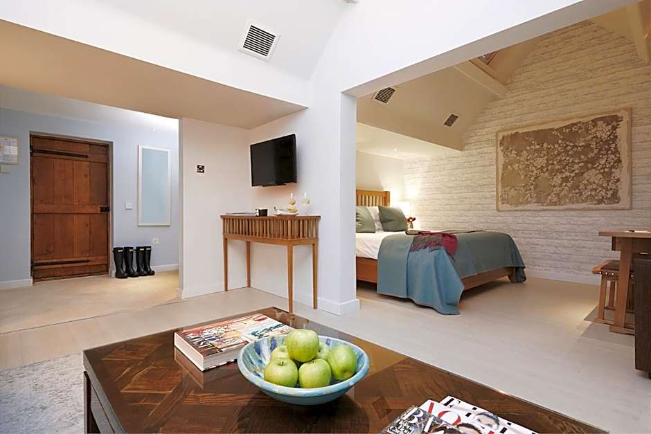 Great Fosters - Near Windsor