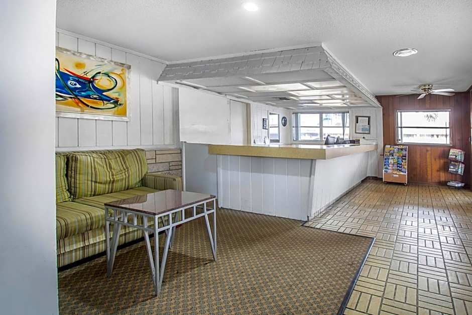 Rodeway Inn & Suites Winter Haven Chain of Lakes