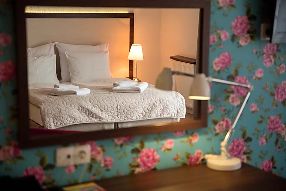 Flinski Sport X SPA, Boutique X Art