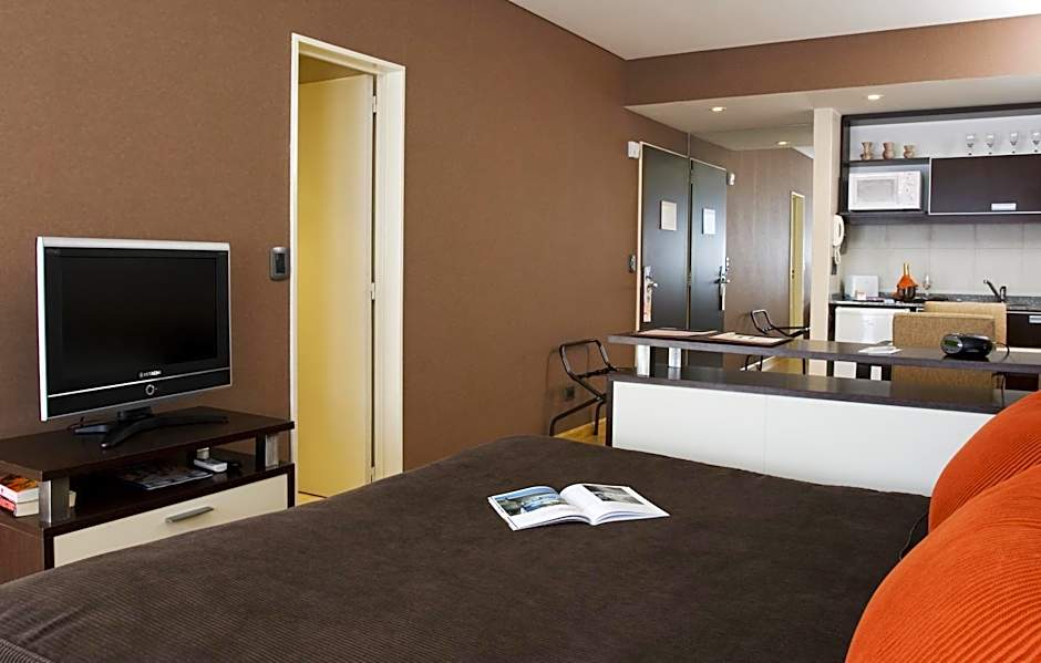 Recoleta Uriburu by Ayres