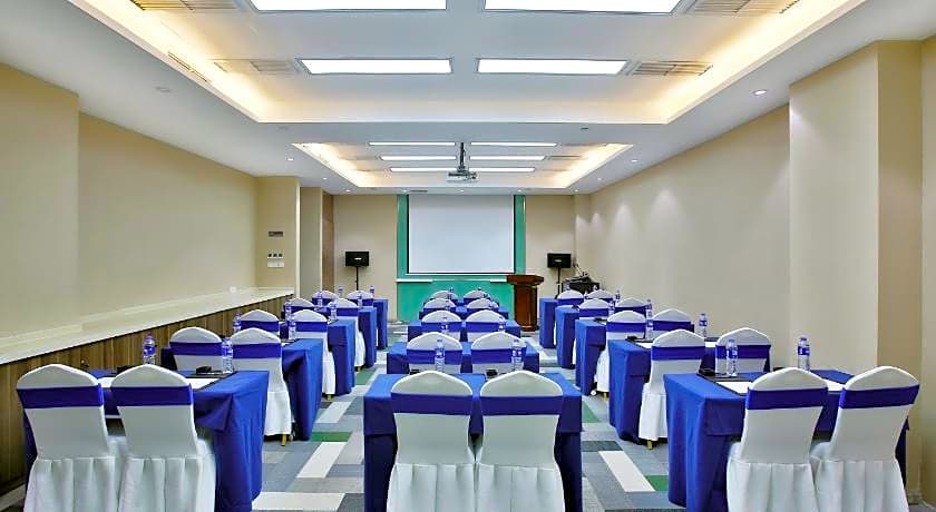 Holiday Inn Express Langfang Park View By IHG