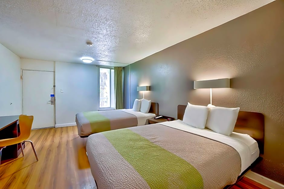 Motel 6-Gainesville, FL