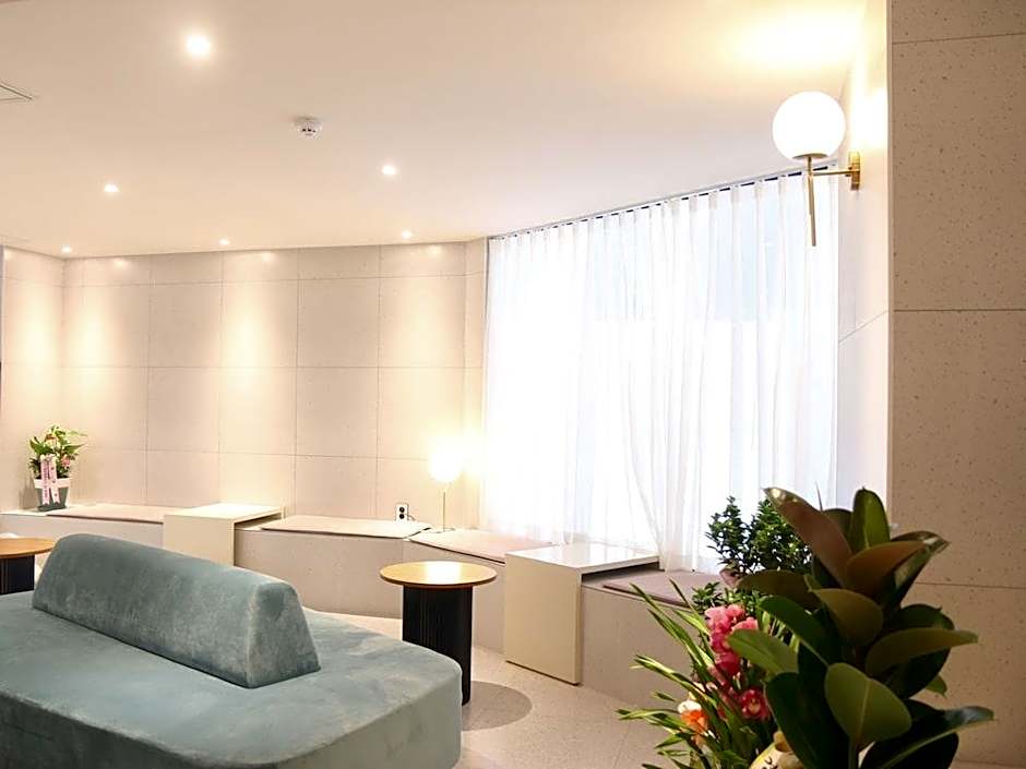 Changwon Brown dot Hotel Palyong