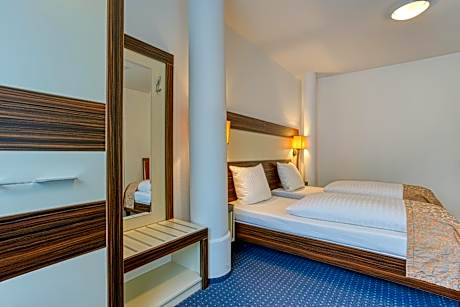 Standard Room, 1 Double Bed