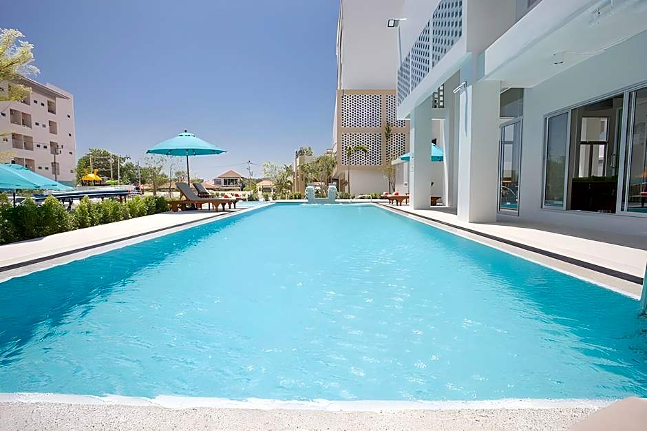 Recenta Phuket Suanluang by Deevana